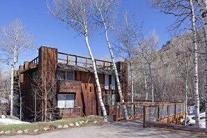 Huoneisto, 4 makuuhuonetta | Ulkopuoli