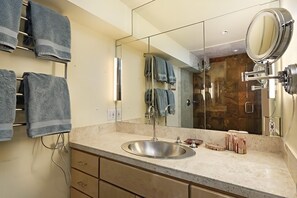 Huoneisto, 4 makuuhuonetta | Kylpyhuone | Hiustenkuivaaja, pyyhkeet