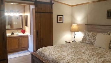 3 slaapkamers, een bureau, een strijkplank/strijkijzer, reisbedje