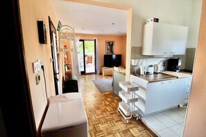 Kylskåp, mikrovågsugn, ugn och diskmaskin