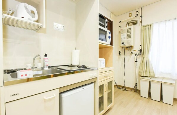 雪櫃、微波爐、爐具、廚房用具/餐具/器皿