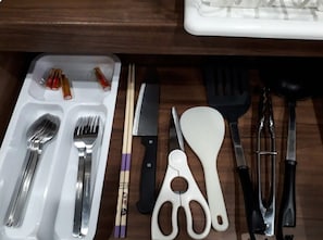 Fridge, microwave, stovetop, cookware/dishes/utensils