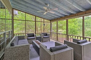Property grounds - Lakefront House with Private Dock + Fire Pit! (Eatonton)