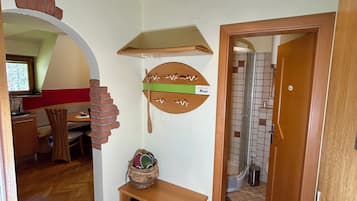 Apartamento clásico (Two Bedroom Apartment) | 2 dormitorios, escritorio, wifi gratis y ropa de cama