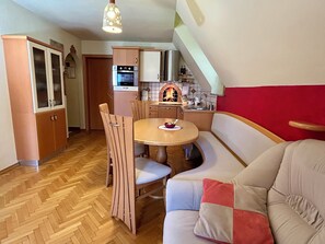 Departamento clásico (Two Bedroom Apartment) | Área de sala de estar