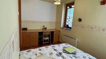 2 habitaciones, escritorio, wifi gratis y ropa de cama