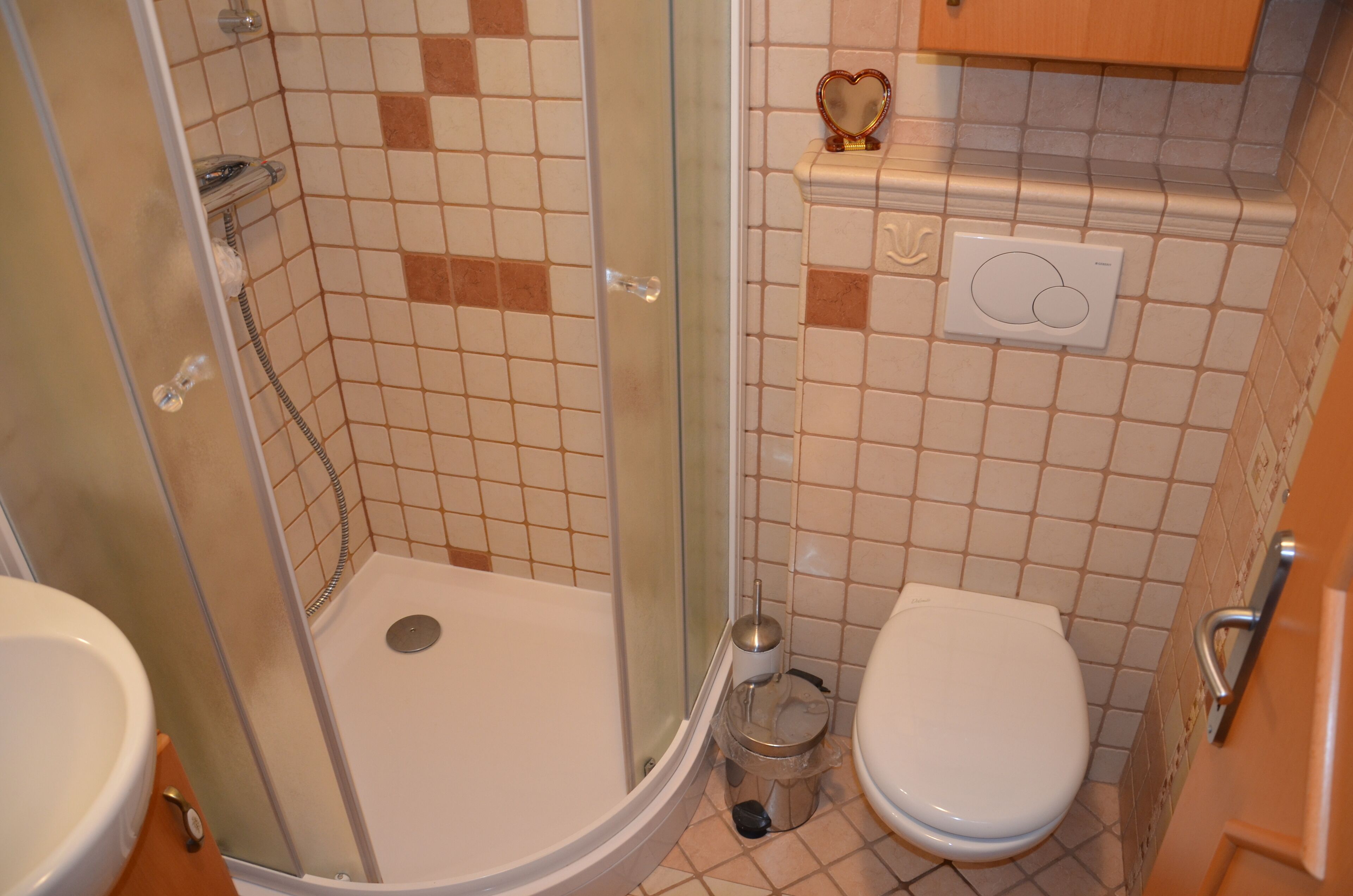 Apartment Crystal Rose