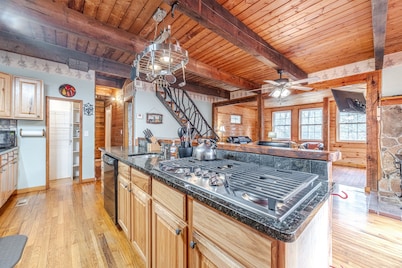 Blue Creek Shoals | Hot Tub, Sauna, Fire Pit, Game Room, Pet Friendly