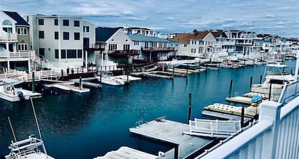 Bay Front Property in Walking Distance to the Beach and Local Ammenities