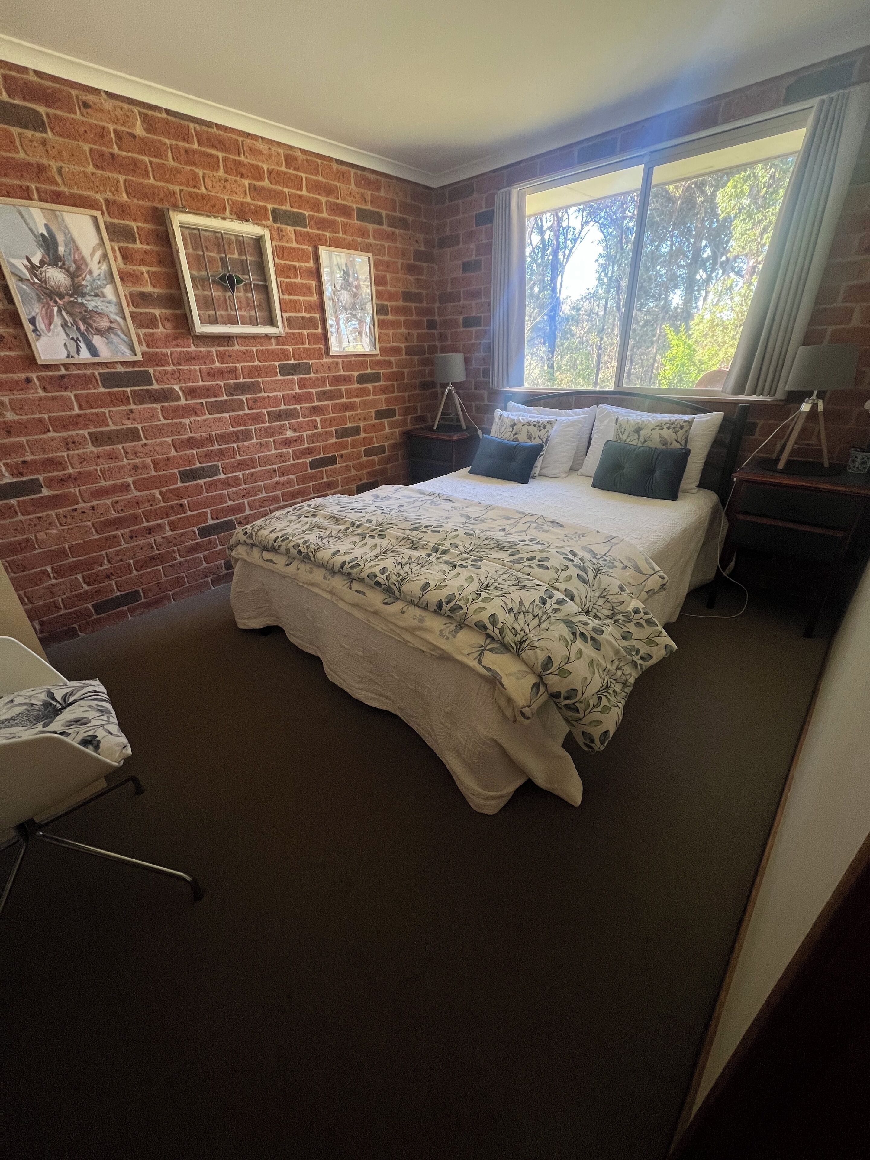 2 bedrooms, iron/ironing board, Internet, wheelchair access