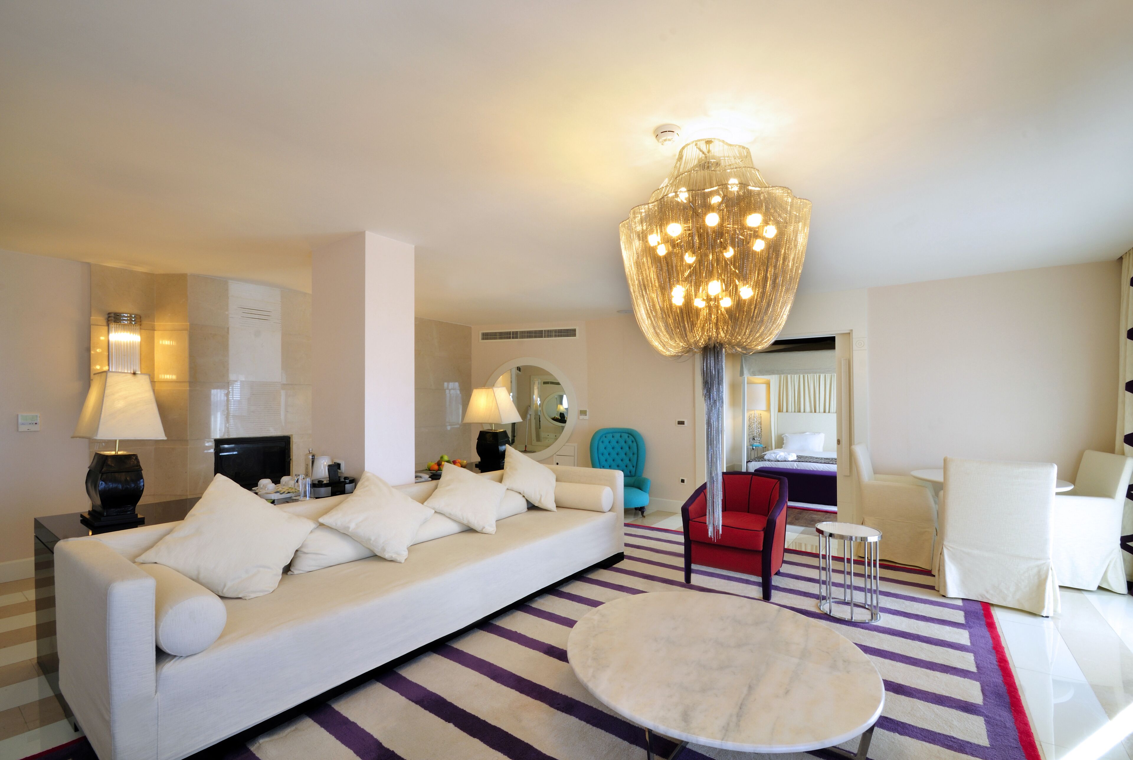 panoramic suite | living area | lcd tv