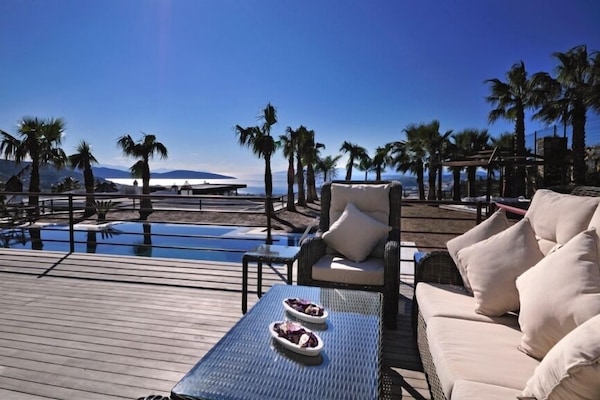 Maestro Villa | Terrace/patio