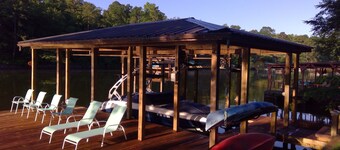 Historical Lakefront Cabin Just 8 Minutes to Oaklawn Track/Casino