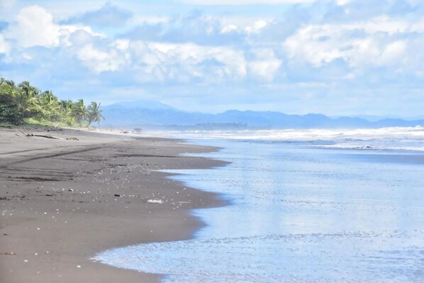 Beach - Hostal Casa Las Lajas - Hostel (Lajas Adentro)