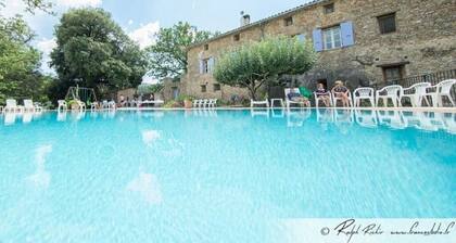 T2 indépendant dans bùtisse de charme, piscine et terrasse