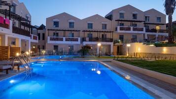 Deluxe Swim-Up Room