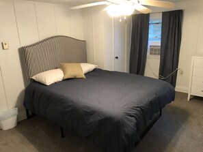 7 bedrooms, iron/ironing board, free WiFi, bed sheets - Pitman Pointe Estate w/ Lake View (Somerset)