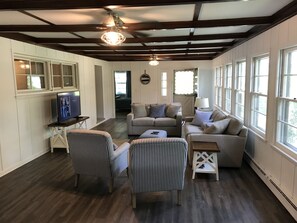 Smart TV, videojuegos y futbolito