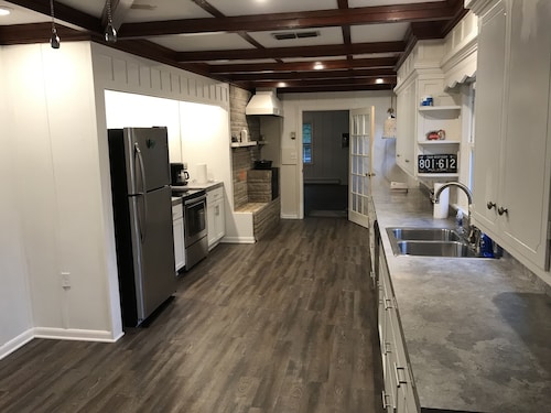 Pitman Pointe Estate w/ Lake View