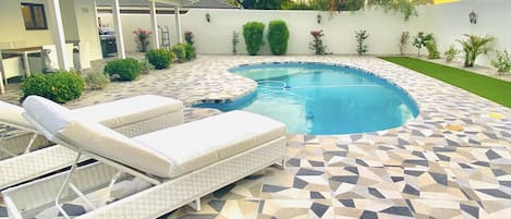 Outdoor pool, a heated pool
