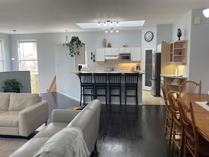 Smart TV, fireplace, foosball, books - Tranquil & Private- View of the River at Paradise Canyon Golf Resort Sleeps 9+ (Lethbridge)