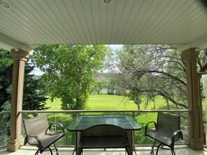 Property grounds - Tranquil & Private- View of the River at Paradise Canyon Golf Resort  Sleeps 9+ (Lethbridge)