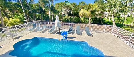 Outdoor pool, a heated pool