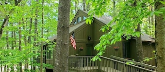 Par-Tee on the Lake-Best Location + EV Charging