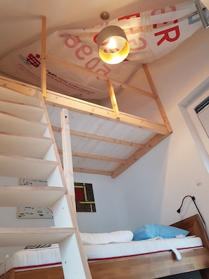 2 Schlafzimmer, Reisekinderbett, kostenloses WLAN, Bettwäsche
