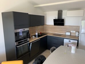 Fridge, microwave, oven, stovetop
