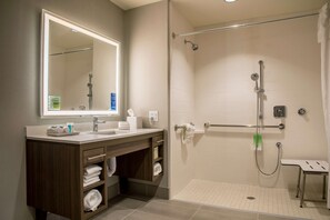 Estúdio, 1 cama Queen, acessível (Mobility & Hearing, Roll-in Shower) | Chuveiro