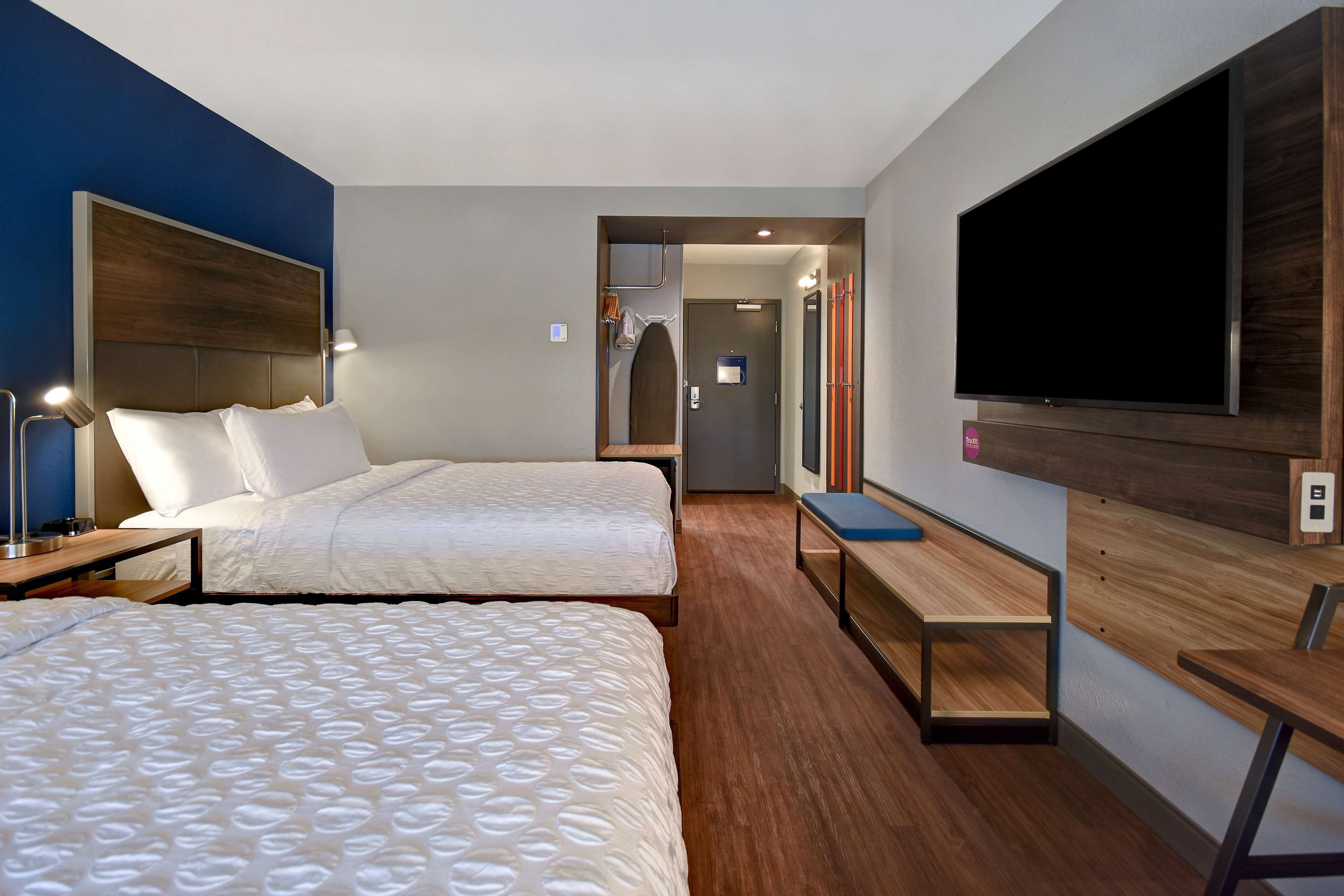 1 bedroom, desk, laptop workspace, blackout curtains