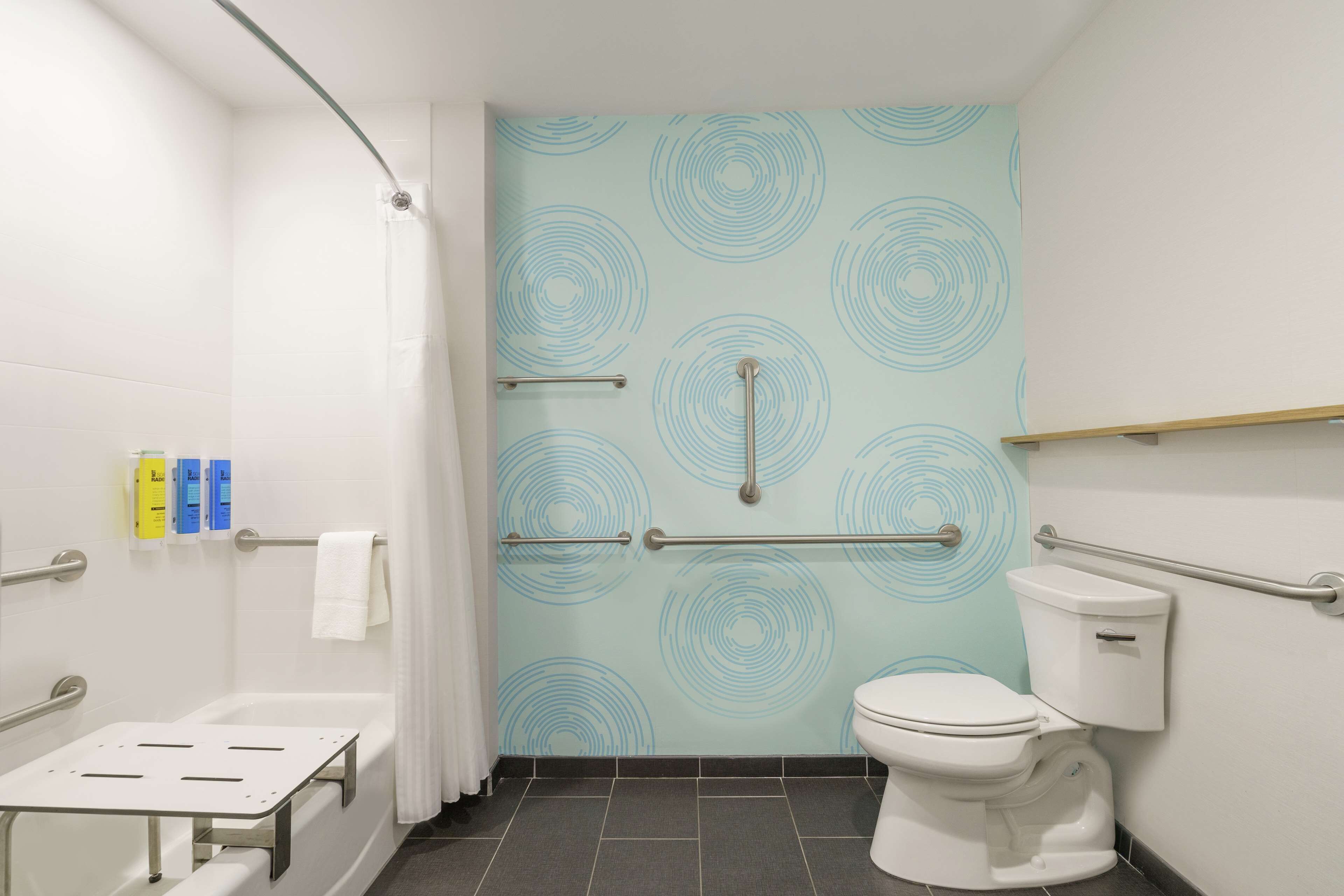 towels, soap, shampoo, toilet paper