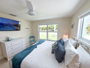 3 bedrooms, desk, iron/ironing board, travel crib