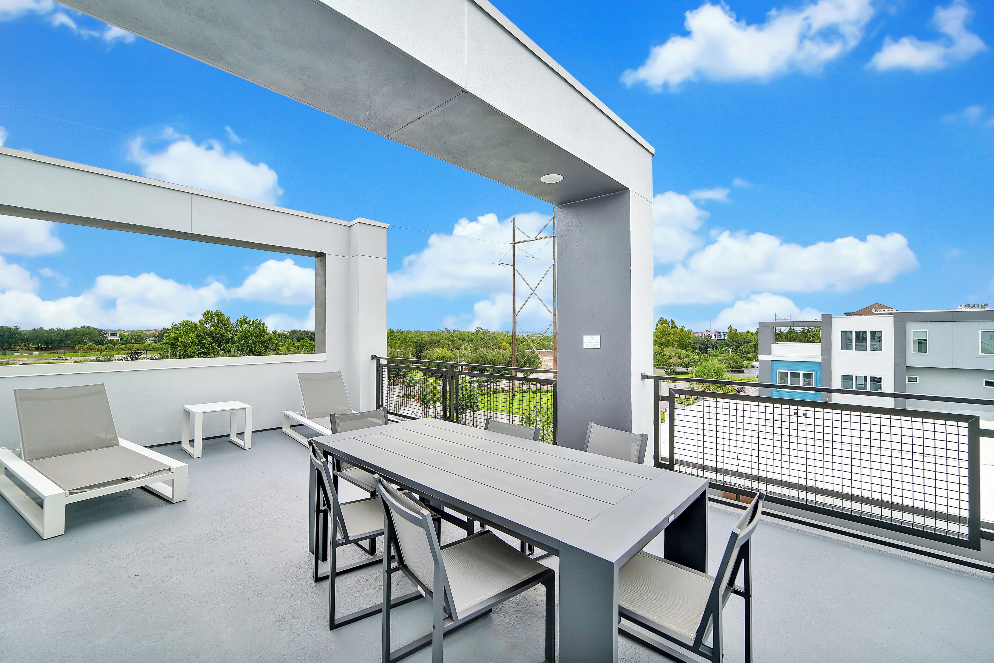Luxury-Apartment, 4 Schlafzimmer, Poolzugang (Two Story) | Terrasse/Patio