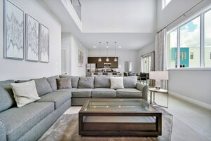 Luxury Condo, 4 Bedrooms, Pool Access (Two Story) | Living area | 42-inch TV with satellite channels