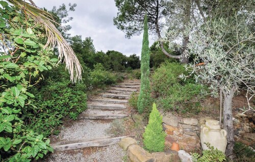 Homerez - Villa tranquille à Montséret avec piscine privée