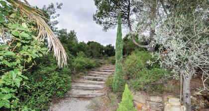 Homerez - Tranquil Villa in Montséret with Private Pool