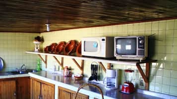 Refrigerador, microondas, tostadora y licuadora
