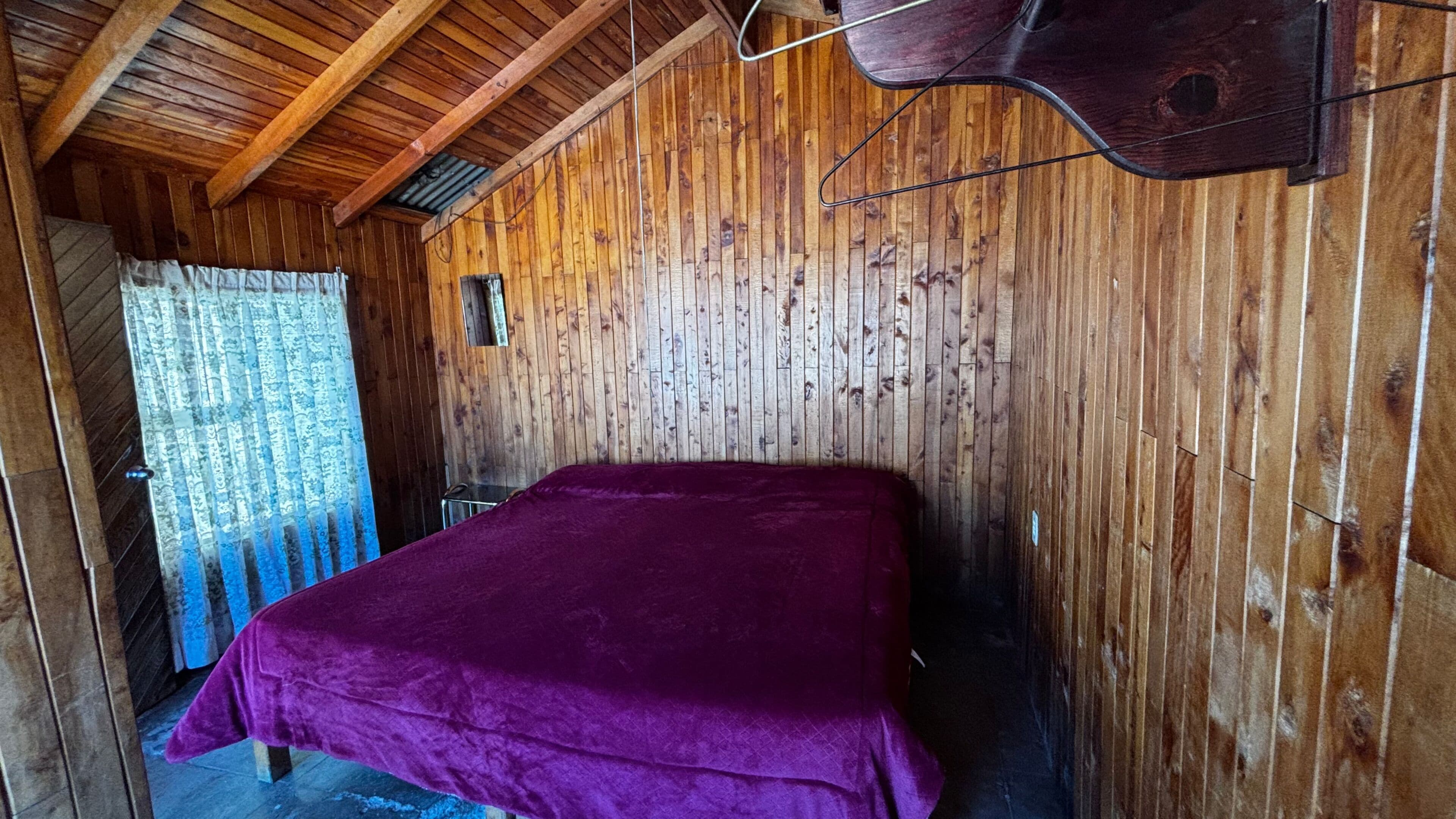 Habitación Privada, 1 Cama King,  Baño Compartido | Gratis wi-fi och sängkläder