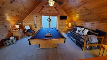 TV connectée, cheminée, jeux vidéo, lecteur de DVD