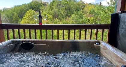 Modern Mountain Cabin~Private Hot Tub~Pool Table~Games~Just Because