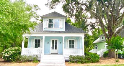 Beautiful Cottage on Hilton Head Island, Blue