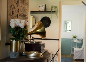 Interior - Garden apartment in an Art Deco villa 1925 200m beach & golf (Sables d'or les pins)