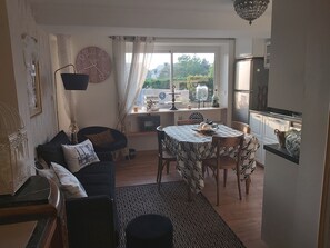 Dining - Garden apartment in an Art Deco villa 1925 200m beach & golf (Sables d'or les pins)