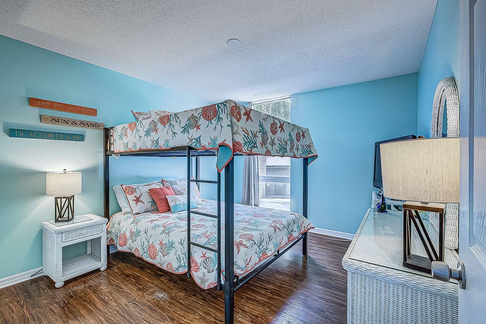 2 quartos, ferros/tábuas de passar roupa, Wi-Fi de cortesia