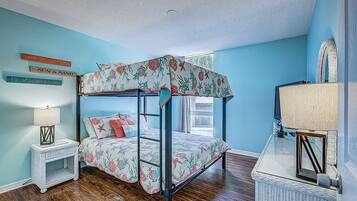 2 quartos, ferros/tábuas de passar roupa, Wi-Fi de cortesia