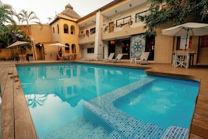 32-inch flat-screen TV with cable channels, TV - Hotel Palmeras (Bucerías)