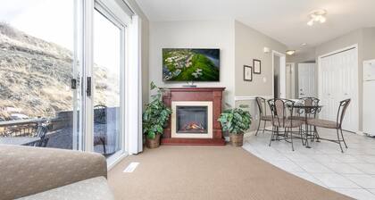 Paradise Canyon Golf Resort - Luxury Condo M403