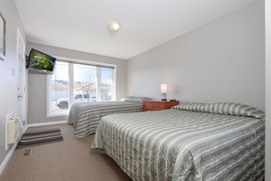 2 chambres, fer et planche à repasser, Wi-Fi, draps fournis